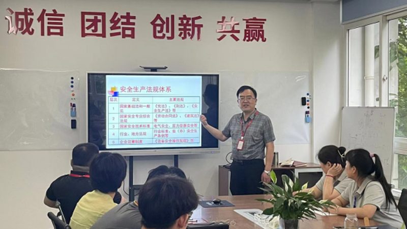 教材的编写质量直接关系到教学效果。优秀的教材应具备以下特点：